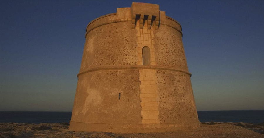 Cinco torres que guardan el tesoro más codiciado... ¡Formentera!